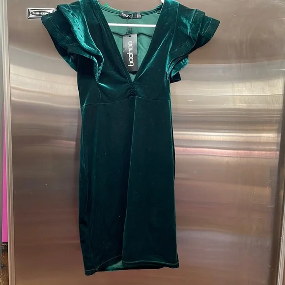green emerald velvet dress Out On The Dance Floor Emerald Green Velvet Maxi Dress – Shop the Mint main image 0